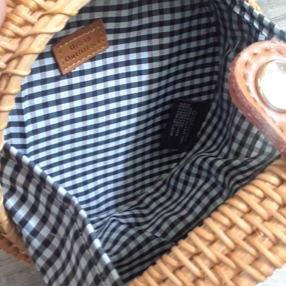 URBAN OUTFITTERS...NWOT..RATTAN CROSSBODY - Picture 3 of 7